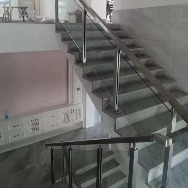 Modern Simple Stainless Steel Glass Panel Post with Balustrade Clamp for Interior and Exterior Railing for Balcony Garden