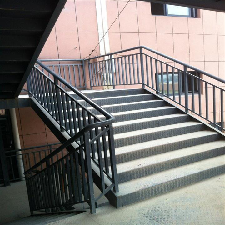 Galvanized Steel Industrial Metal Staircase with Fire Escape Stairs for Exterior and Villa Use