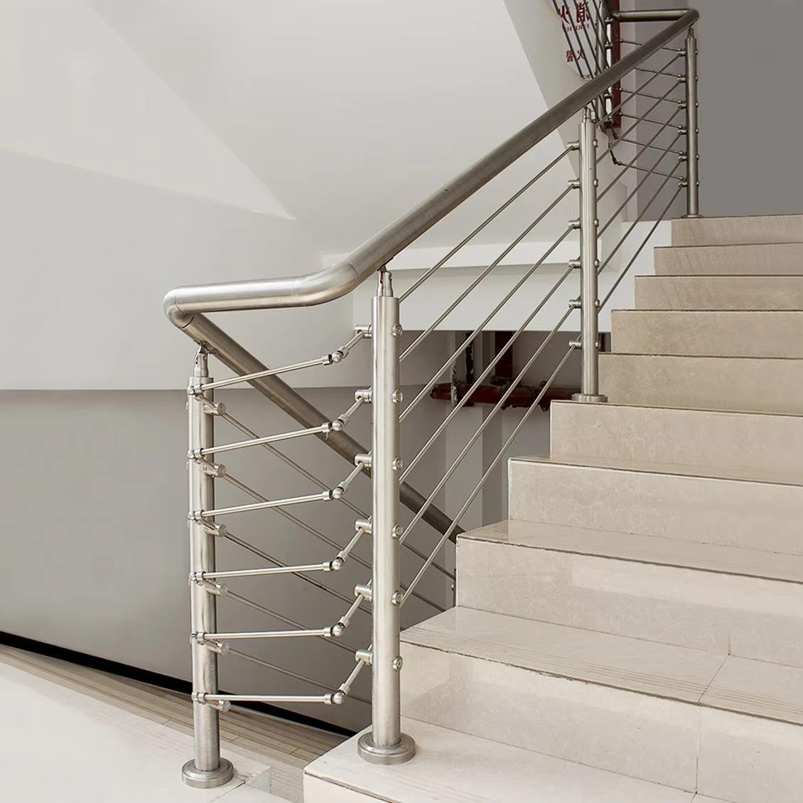 European Style Railing Classic Ornamental Design Safety Guardrail for Balcony Stair Villa Hotel Roof Terrace Railing