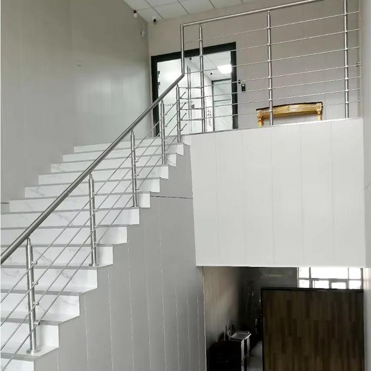 Modern Style Home & Outdoor Safety Horizontal Deck Terrace Crossbar Railing 304 & 316 Stainless Steel Pipe Outdoor Living Spaces