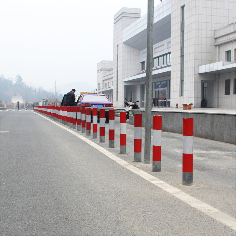 Galvanized Steel Removable Parking Safety Bollards & Fixed Warning Posts, Used for Municipal Roads Supermarket Gate Protection