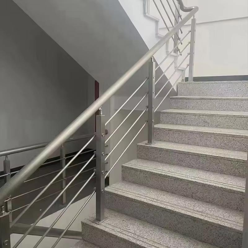 Modern Style Home & Outdoor Safety Horizontal Deck Terrace Crossbar Railing 304 & 316 Stainless Steel Pipe Outdoor Living Spaces