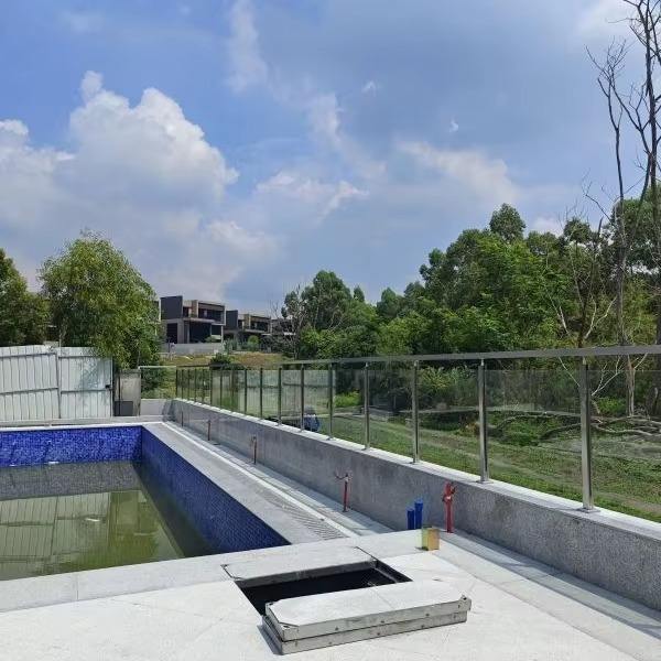 Stainless Steel Balcony Glass Stanchion Factory Outlet Balustrade Stair Handrail Glass Post Railing System for Outdoor