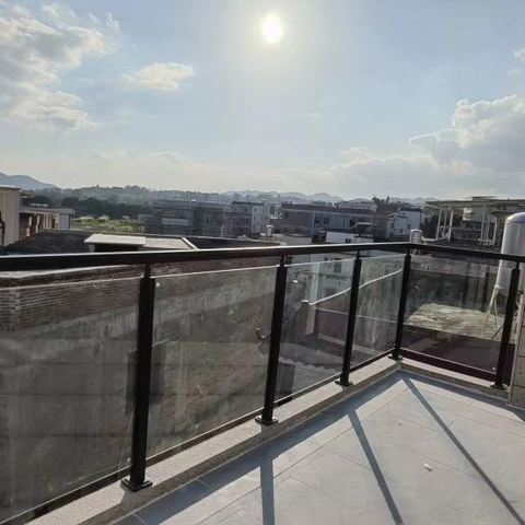 Modern Simple Stainless Steel Glass Panel Post with Balustrade Clamp for Interior and Exterior Railing for Balcony Garden