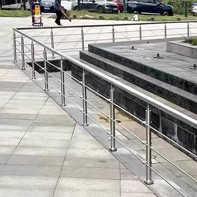 Outdoor Indoor New Design Ss316 Stainless Metal Deck Baluster Balcony Handrail Black Rod Cable Railing Post