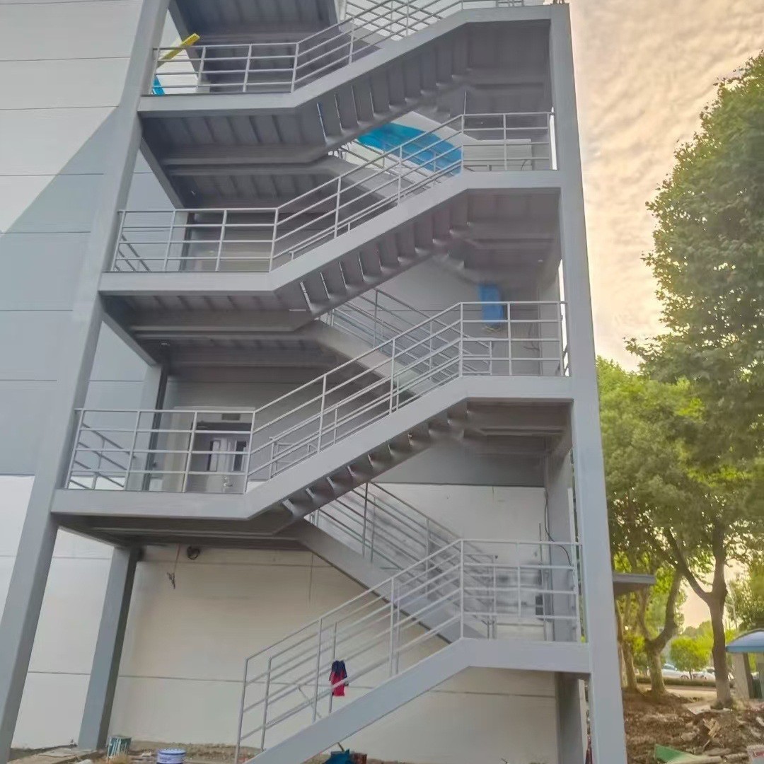 Outdoor Galvanized Steel Metal Fire Escape Stairs Serrated Step Grating Stainless Steel Warehouse Building for Metal Railings