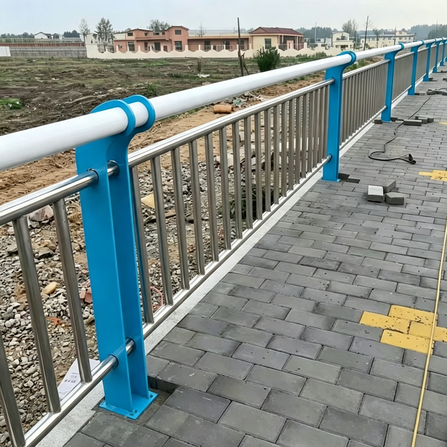 Durable Aesthetically Pleasing Stainless Steel Bridge Guardrail Engineer Grade Reflective Surface Powder Coated Anti-Collision