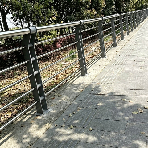 High Quality Modern Style Guardrail Safety Barrier Fence Hot Dip Finished Rail Fence for Road Bridge Traffic House Security - ID 1601902724746